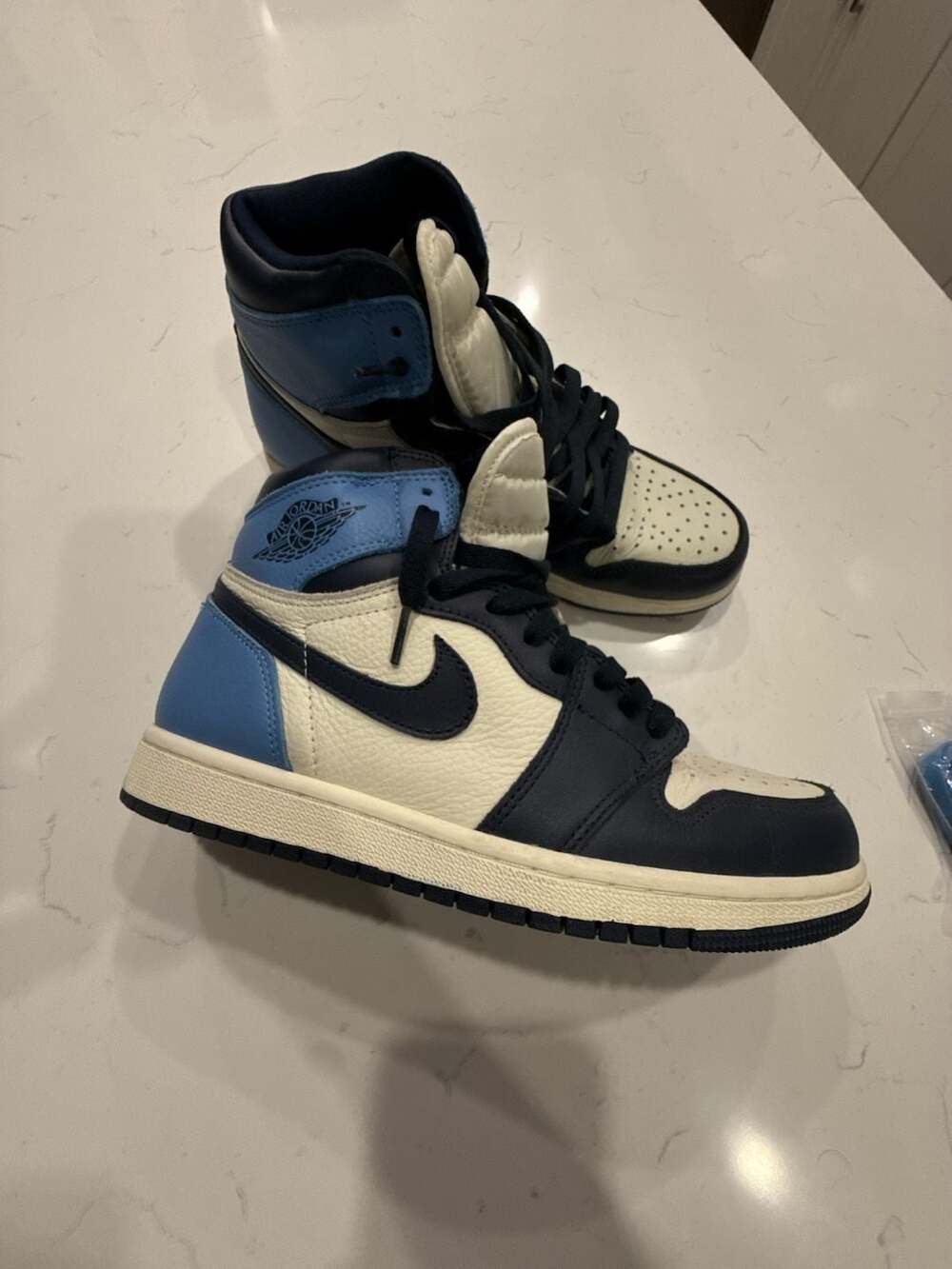 Air Jordan 1 Retro High OG Obsidian UNC